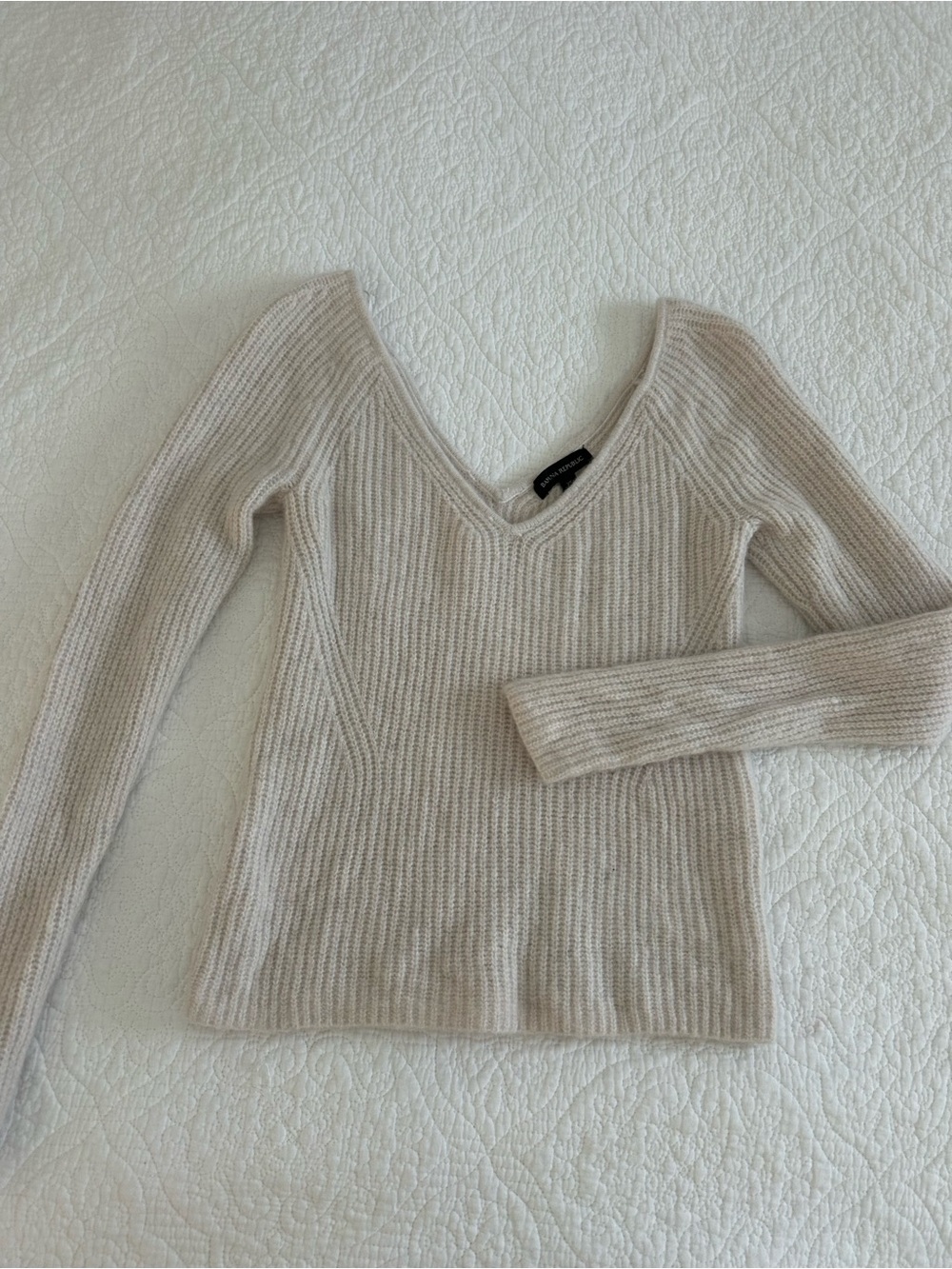 Banana Republic Light Beige Ribbed V-Neck Sweater